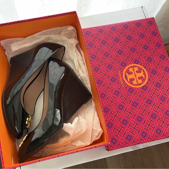 Tory Burch Sally 2 - Tumbled Leather Black High Heeled Shoes /Wedges - Picture 5 of 7